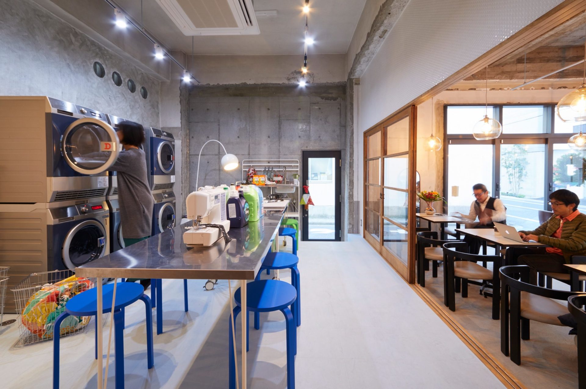 【2021年必見】最近のコインランドリーが進化しすぎ！？一度は行きたいおしゃれで便利なコインランドリーって