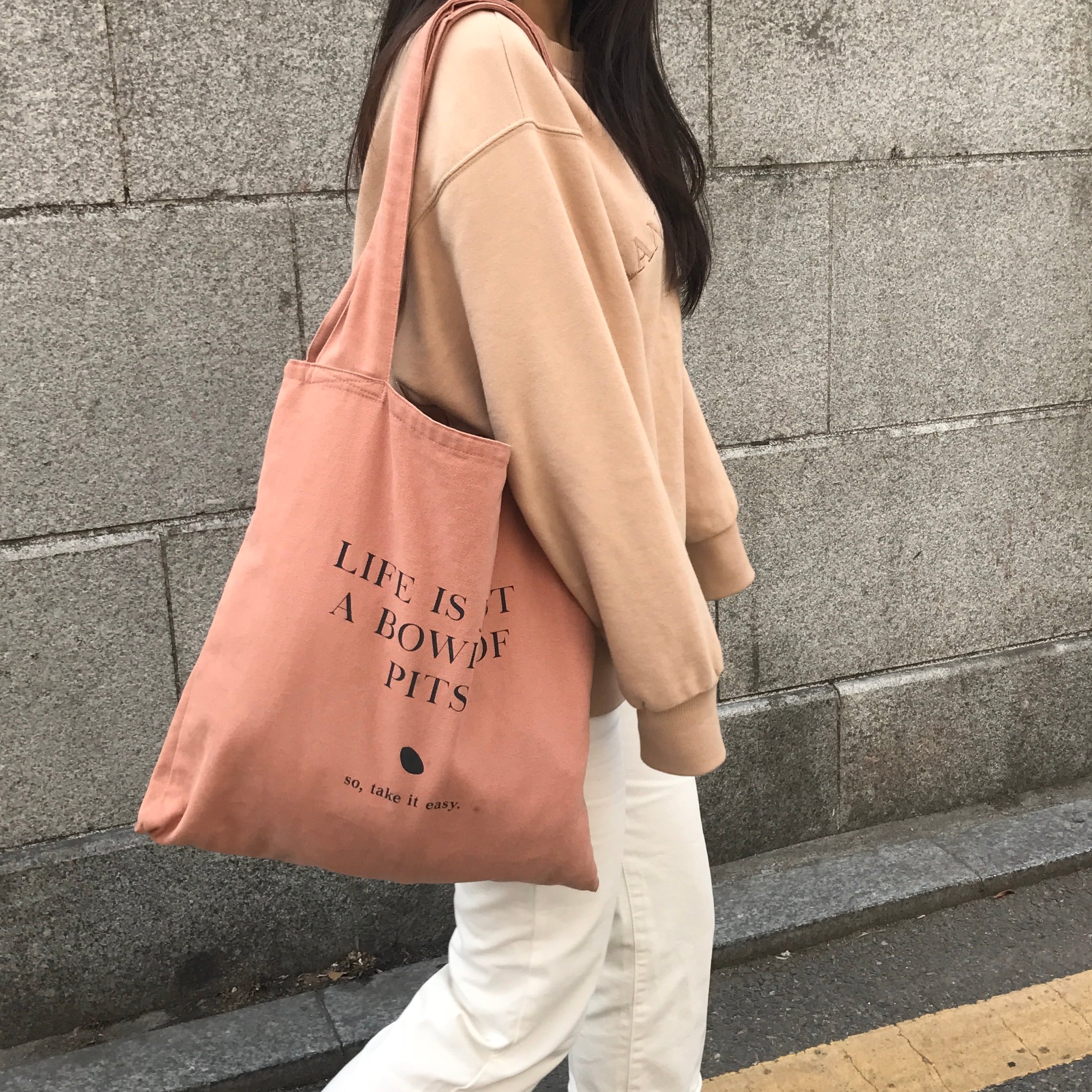  韓国　女子大学生　通学カバン　トートバッグ　おすすめ　ファッション　2022 可愛い