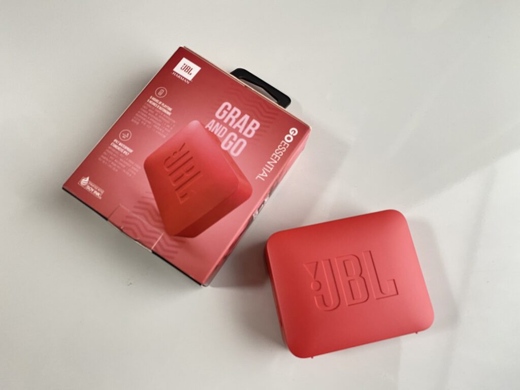 Bluetoothスピーカー「JBL GO Essential」