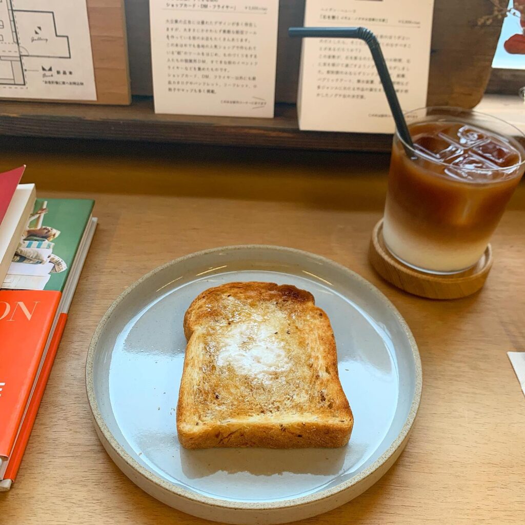 神奈川カフェ　ブックカフェ　武蔵小杉カフェ　トースト