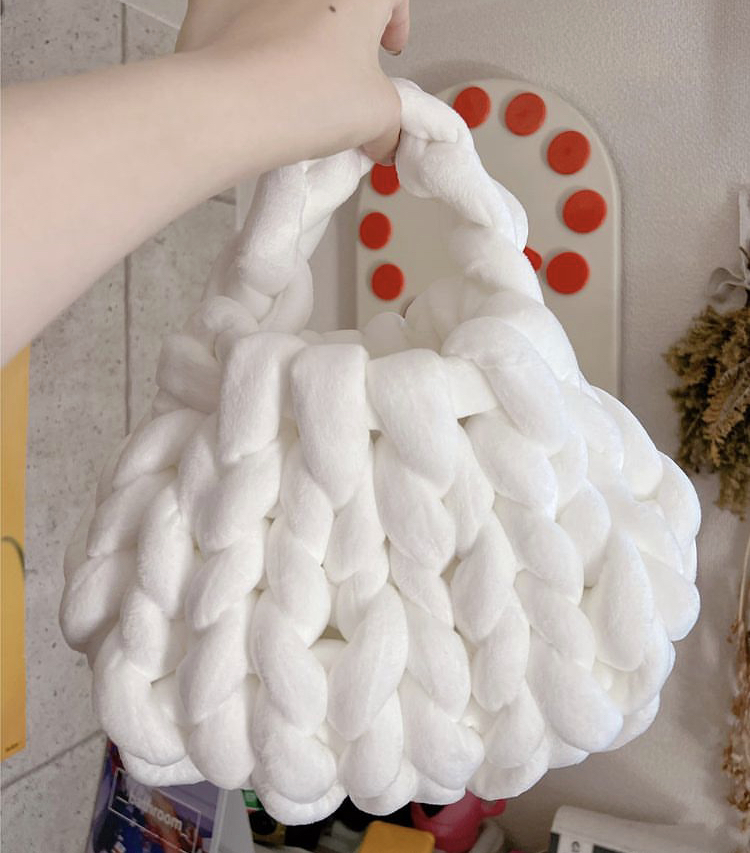2023年6月更新】韓国で流行りのマンドゥバッグが可愛すぎる♡材料・作り方を詳しく解説。コーデもご紹介！ トレンドお届けメディア  Trepo（トレポ ）