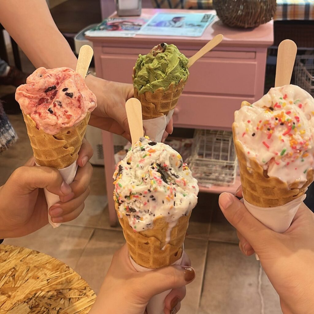 アイスカフェ　Plenty's Ice Cream