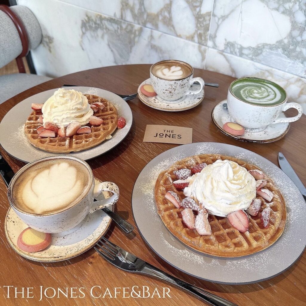 ホテルカフェThe Jones Cafe & Bar