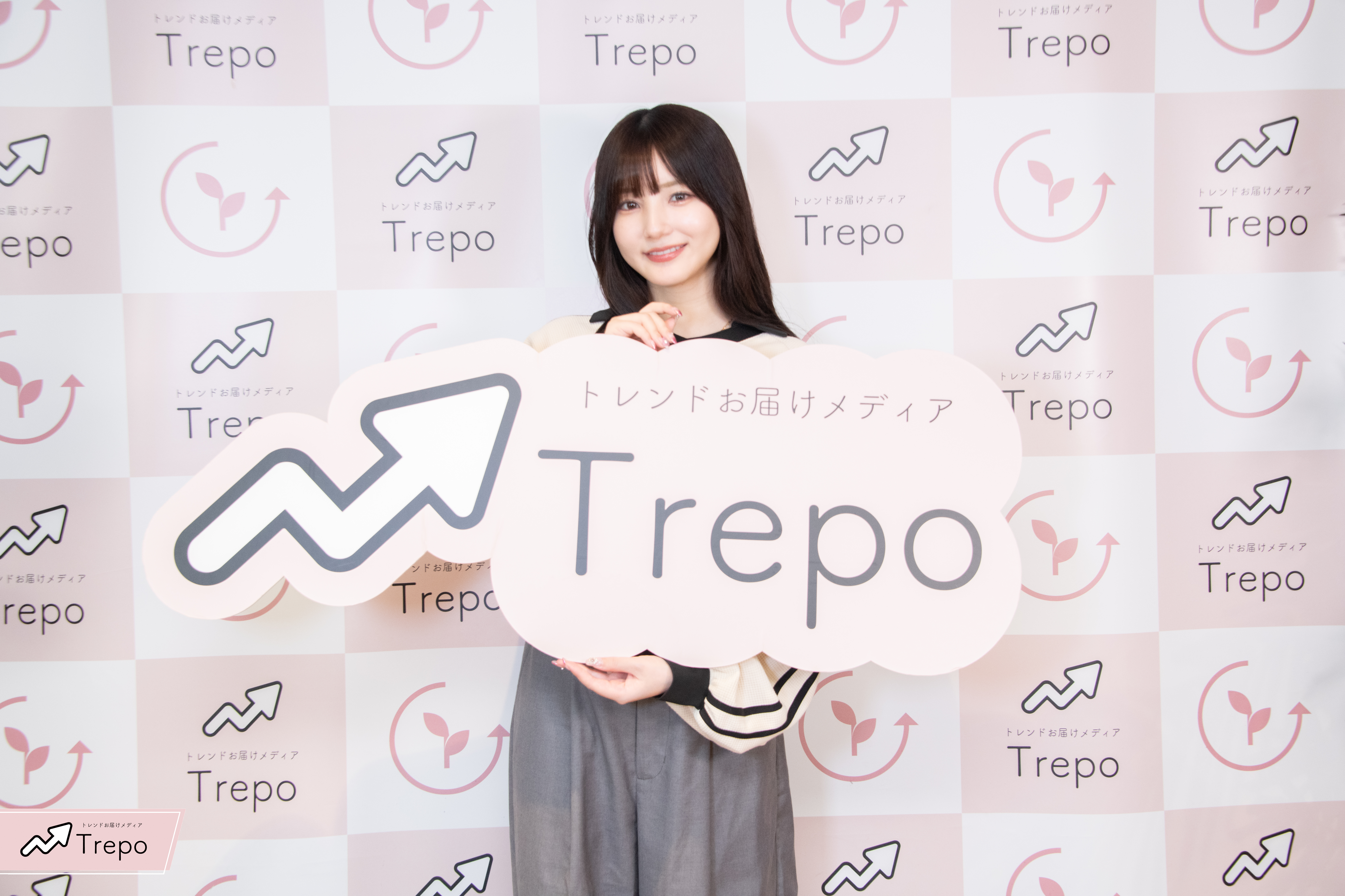 bokanii ボカニー フロントロゴジップショートパーカー　かすちゃん　かす bokanii ボカニー フロントロゴジップショートパーカー かす