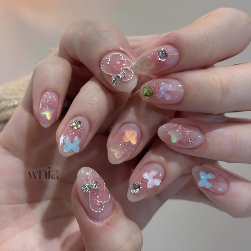 天使みたいに可愛い♡エンジェルコアネイル