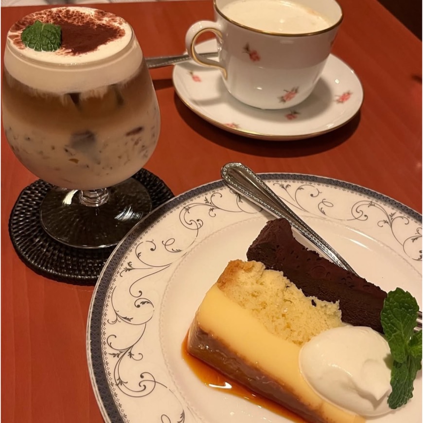 Le Premier Cafe