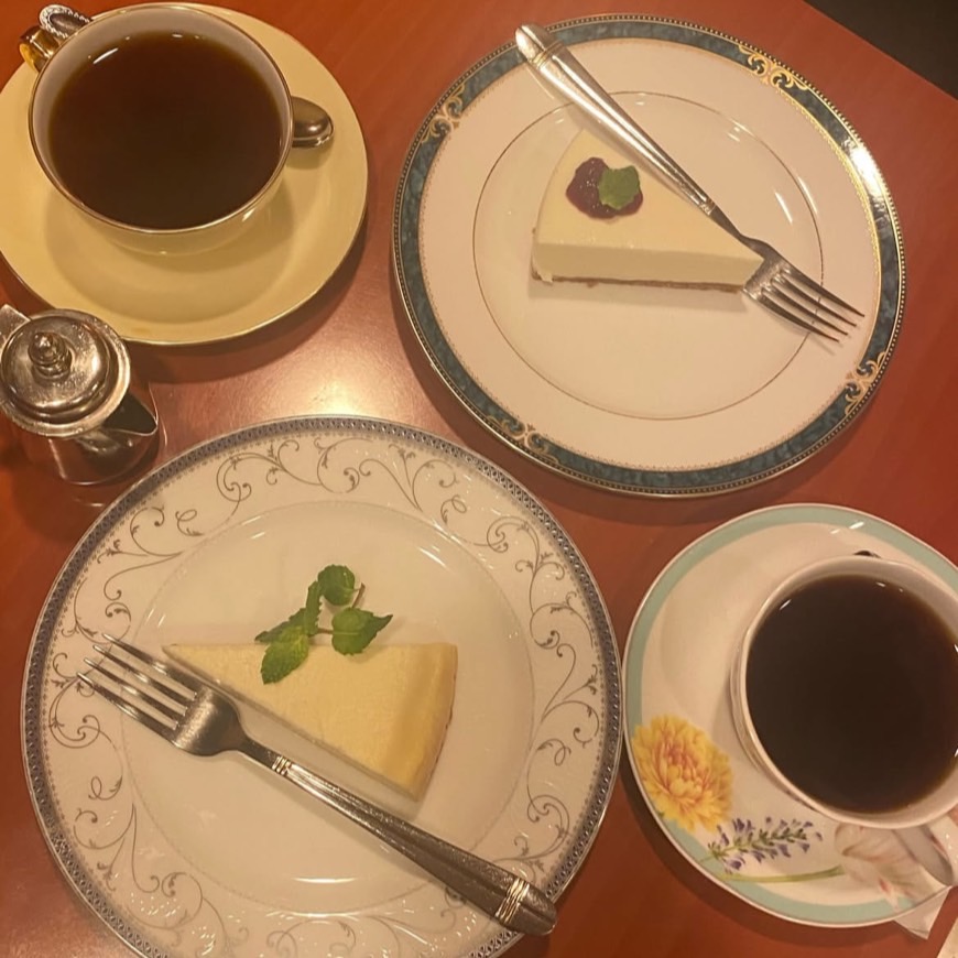 Le Premier Cafe