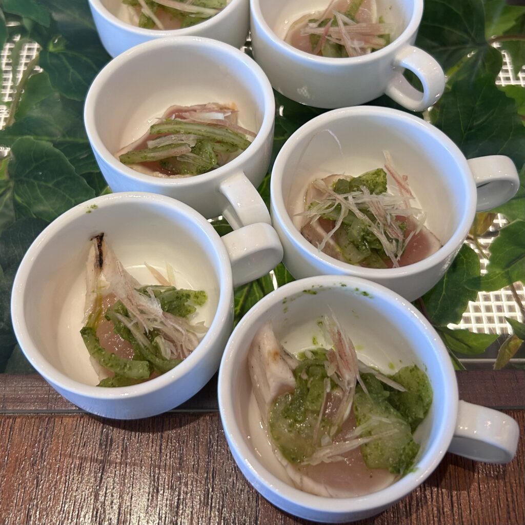 カジキマグロの炙り 香味野菜添え