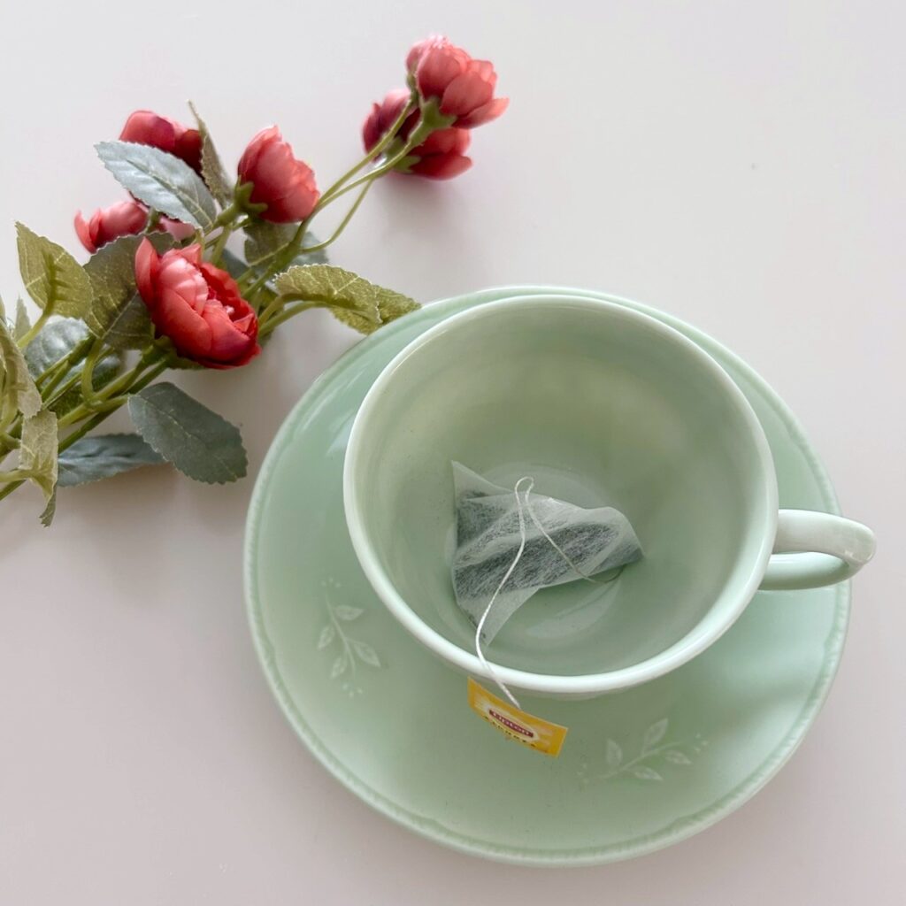リプトン カフェインレスティー もも