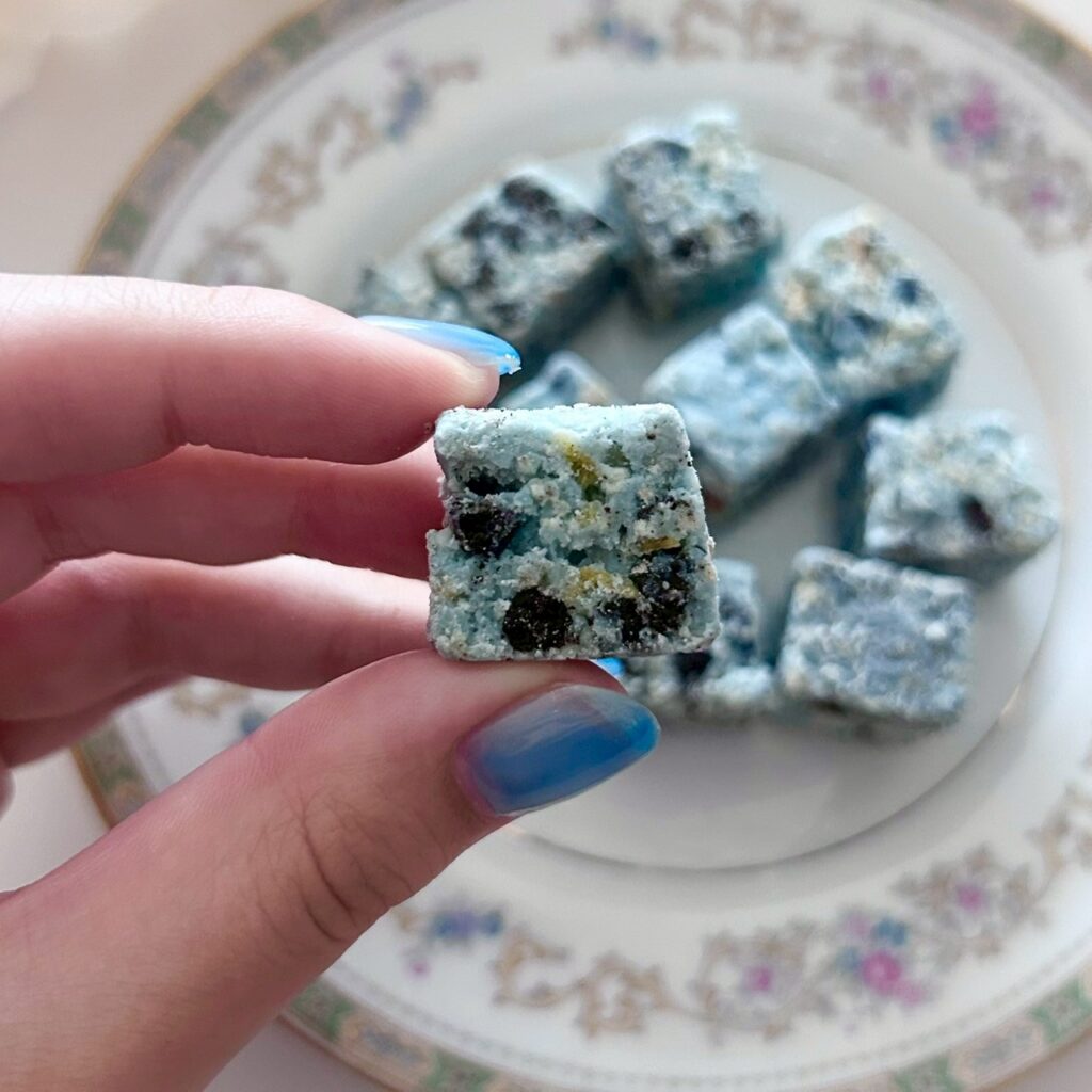 ザクザクきわだつチョコミントクランチ