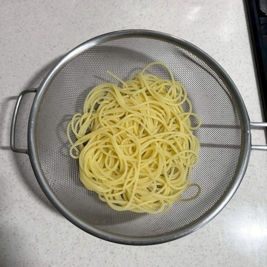 レトルトカレー ドライカレーパスタ