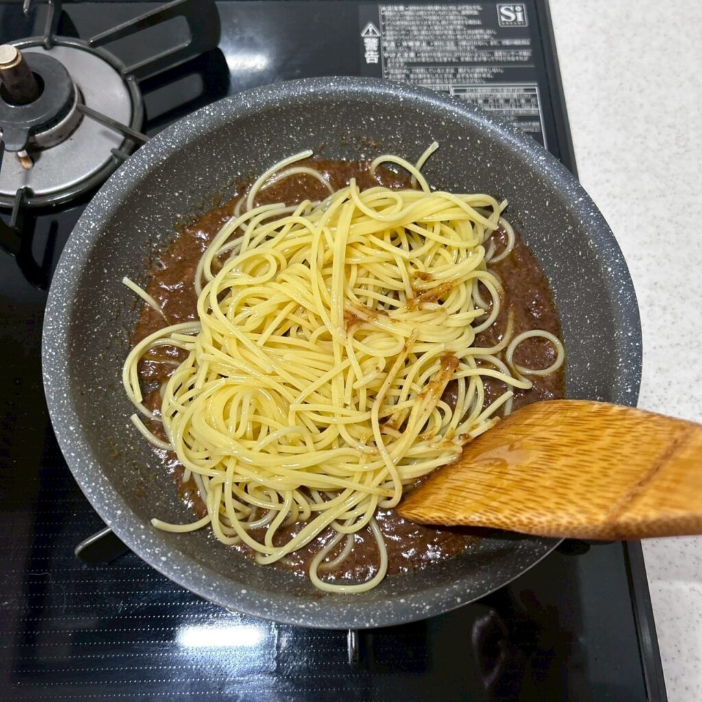 レトルトカレー ドライカレーパスタ