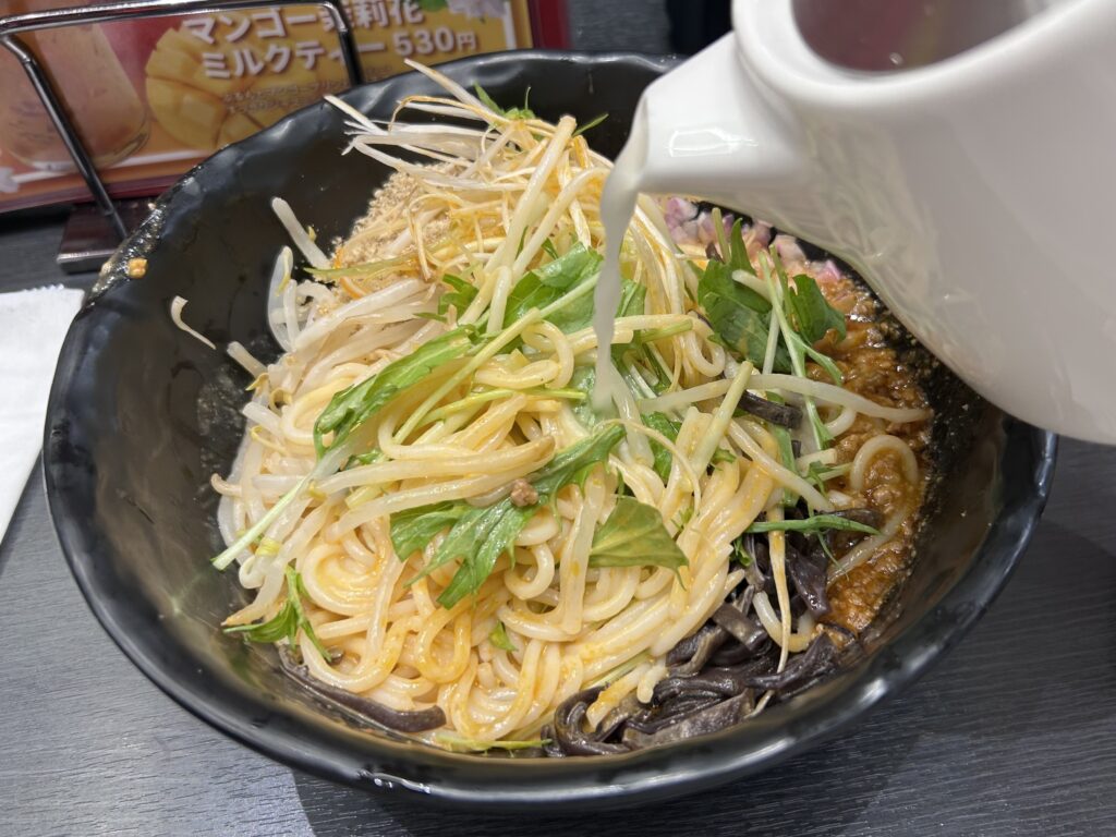 汁なし麻辣坦々米線