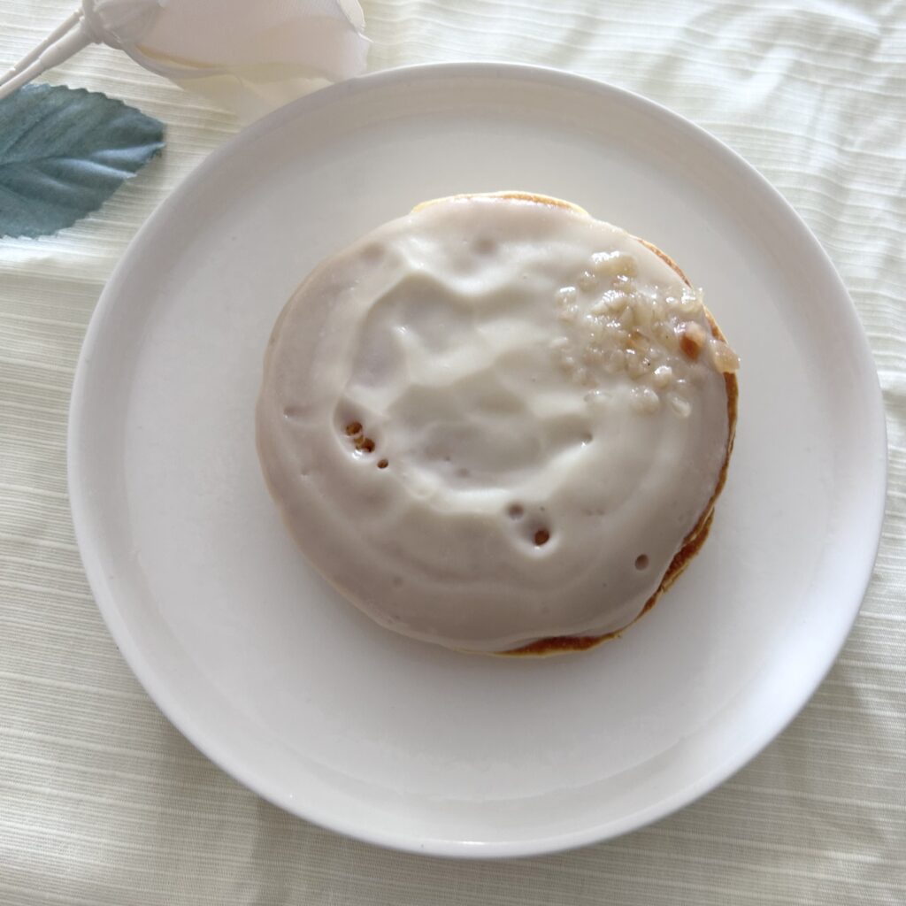 マカダミアナッツソースのパンケーキ