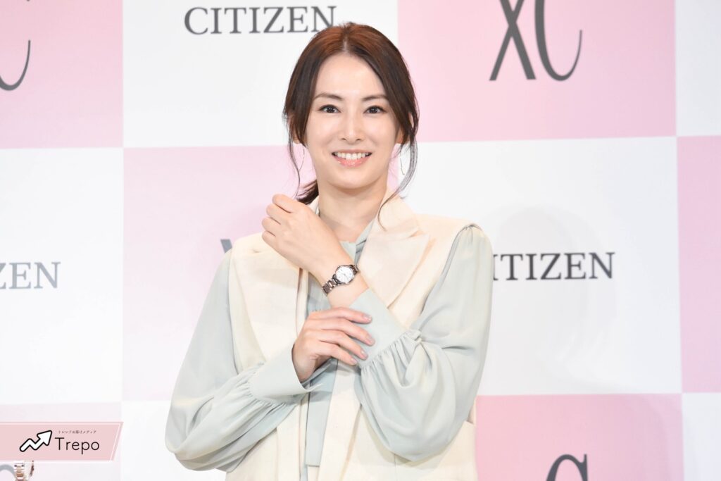 貴重　非売品　レア　北川景子　等身大　パネル　箱付　新品 貴重 非売品 レア 北川景子 等身大 パネル 箱付 新品 - メルカリ